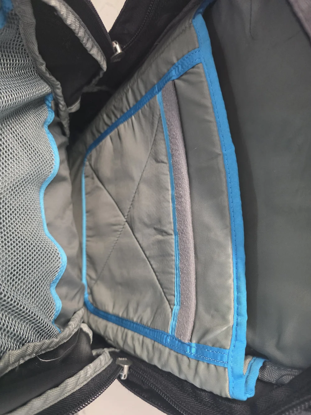 Thule EnRoute Strut 19L Daypack Black Backpack